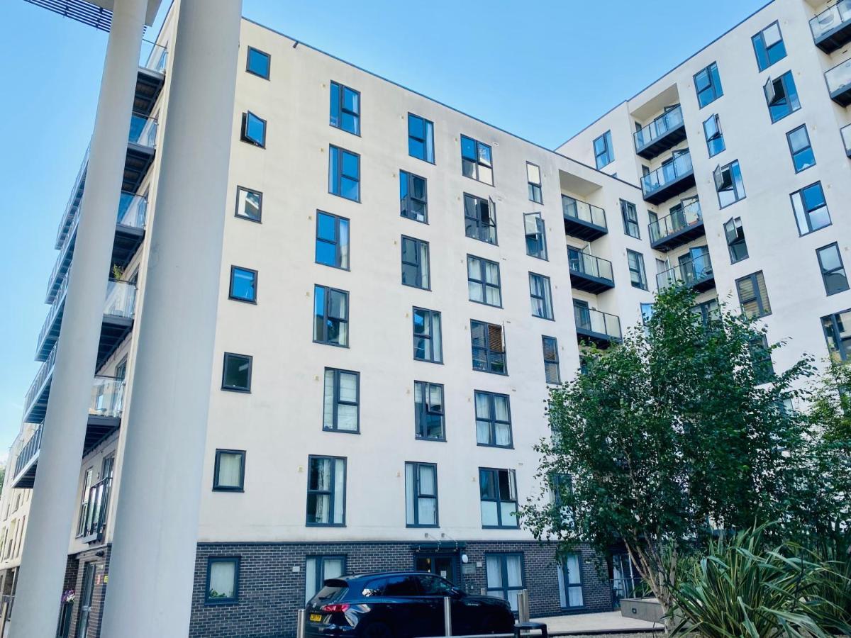 Cloud9Sa At The Nankeville Woking Exterior foto